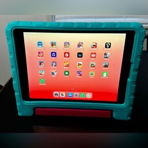 Apple iPad (9th Gen) - 64GB Wi-Fi 10.2" - Gray - Excellent Condition - 98% Batt.